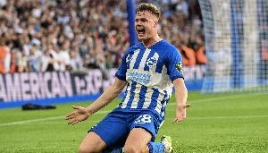 TA：罗马开始商谈租借引进布莱顿前锋埃文-弗格森，尚未达成协议