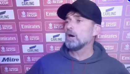 BetVictor伟德-魅力克洛普！他被渣叔又骂又推，完事还替渣叔辩护